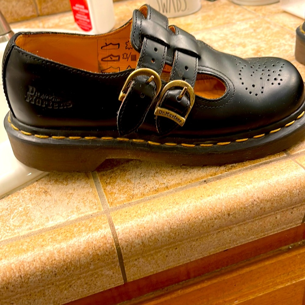 I don’t wear them any more. I only used few times. They are great shoes.